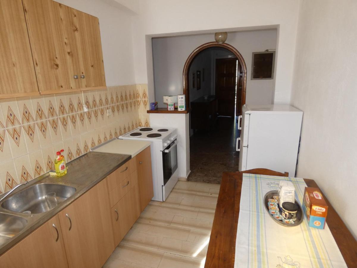 Iona Appartments * Achilleion