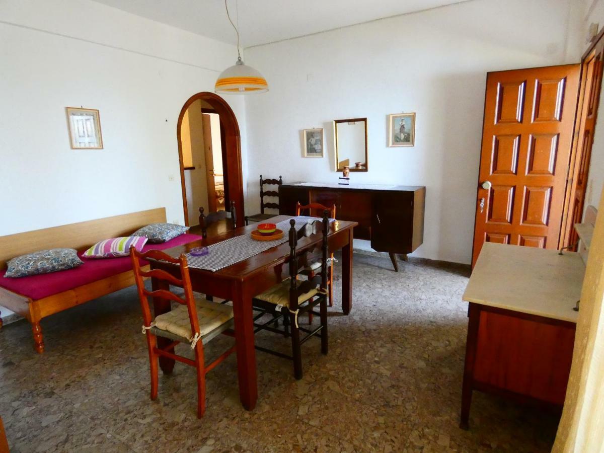 Iona Appartments * Achilleion
